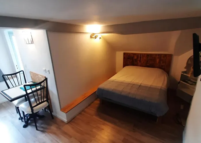 La Compagnie Du 19 أونفلور